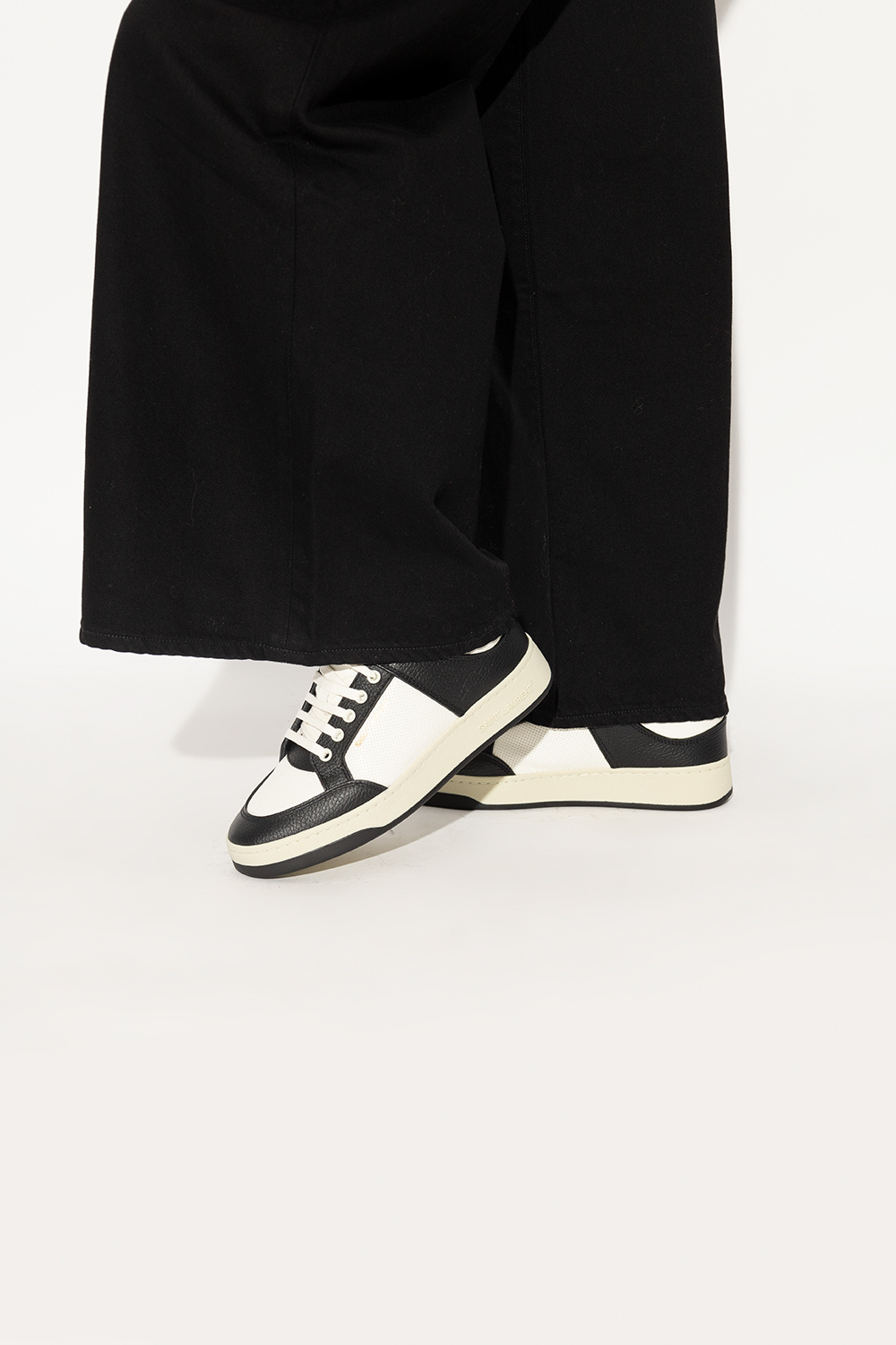 スニーカー SAINT LAURENT WHITE AND BLACK LEATHER SL/61 SNEAKERS SAINT LAURENT SL/61 Perforated Leather Sneakers for Men | MR